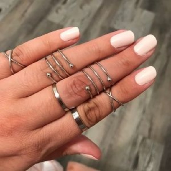 NEW Midi Geometric Stackable 6 Piece Ring Set - Picture 3 of 3